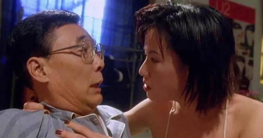 王晶為了拯救香港影壇親自出馬，「僵尸親熱戲」腦洞大開，卻只拿下380萬票房，成為港片低潮期爛片代表！